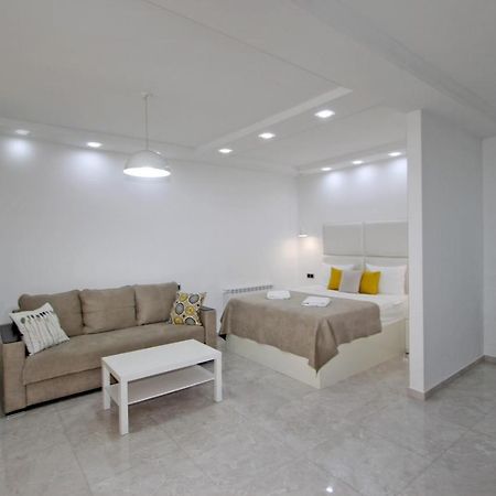 Appartment Lux, 2 Bedroom 예레반 외부 사진