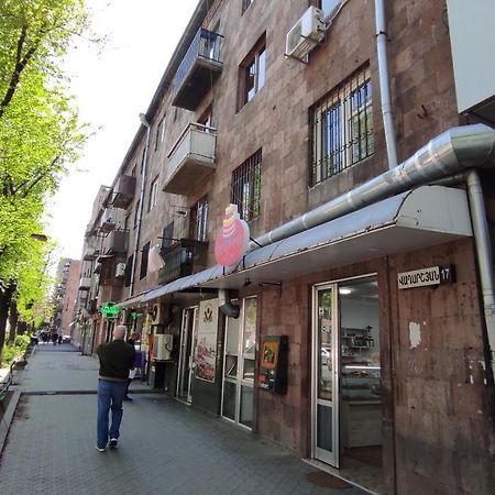 Appartment Lux, 2 Bedroom 예레반 외부 사진
