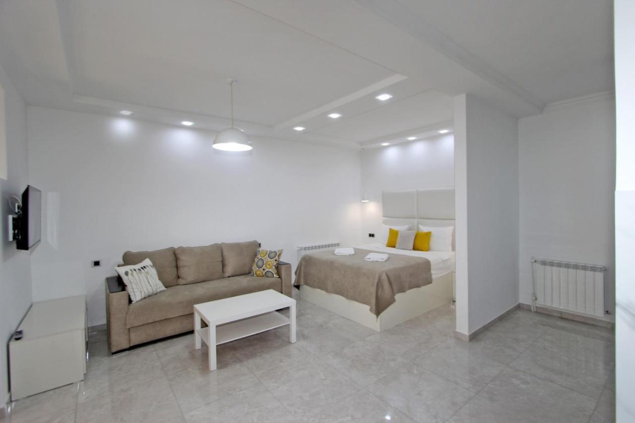 Appartment Lux, 2 Bedroom 예레반 외부 사진