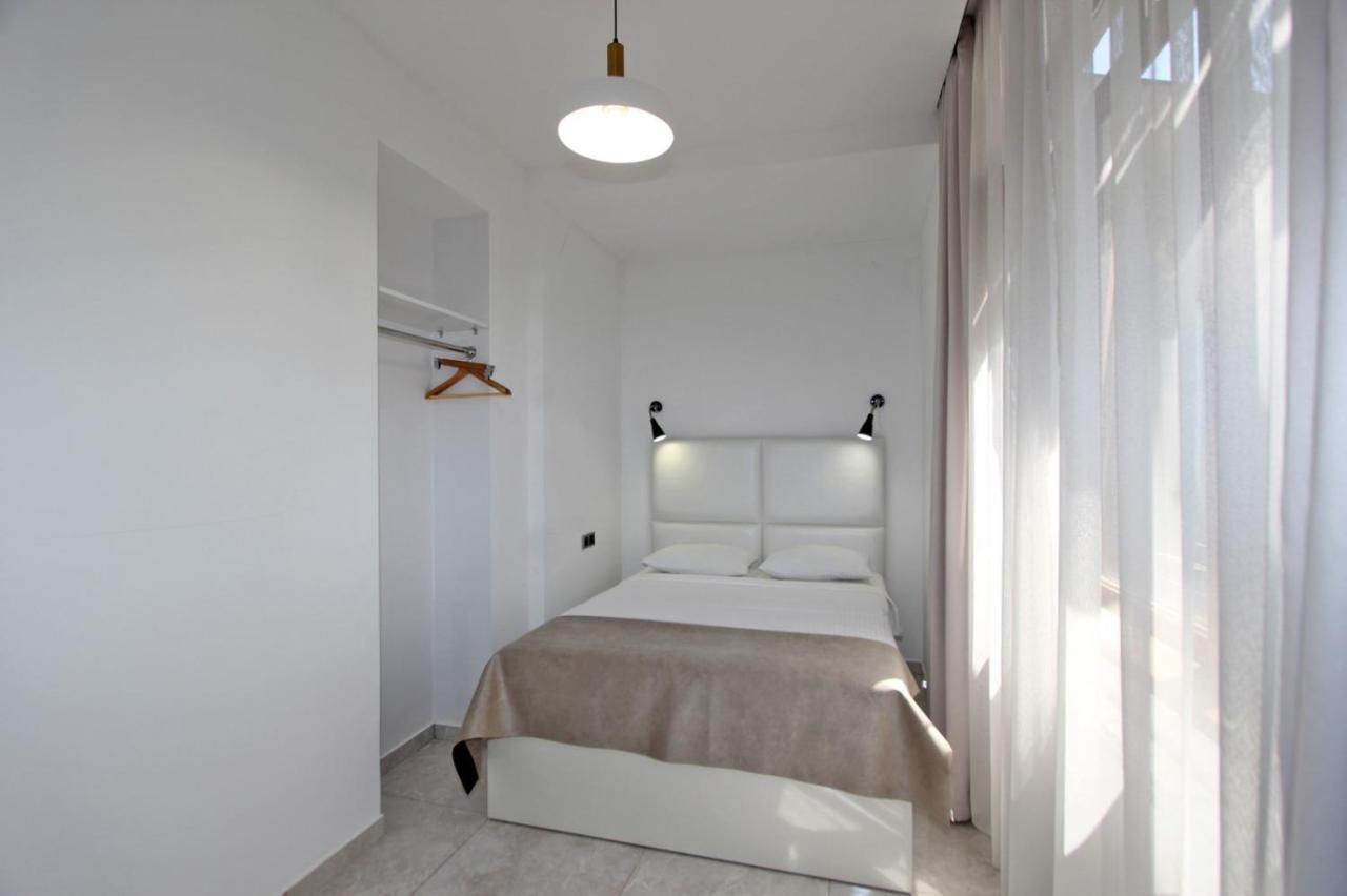 Appartment Lux, 2 Bedroom 예레반 외부 사진