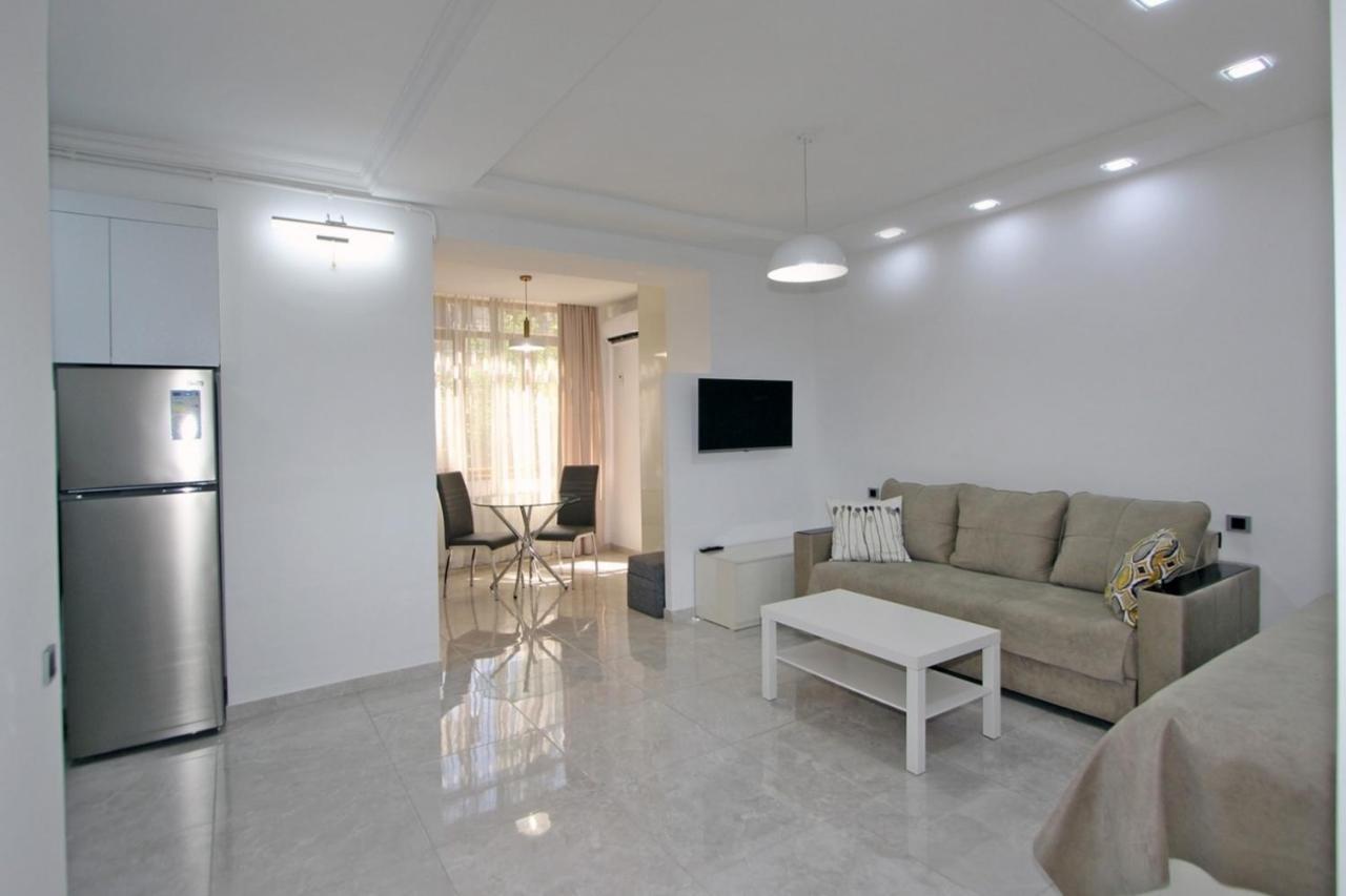 Appartment Lux, 2 Bedroom 예레반 외부 사진